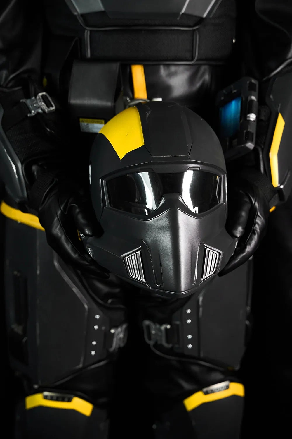 Helldivers B-01 Cosplay Costume - Right Line