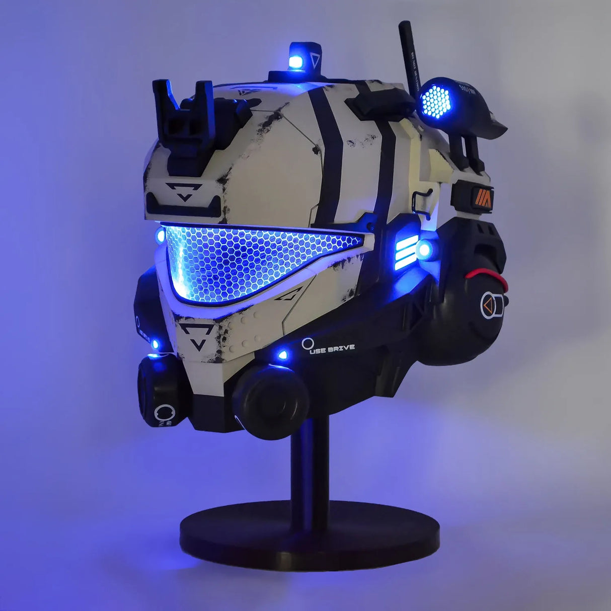 Titanfall 2 Pulse Blade Pilot Helmet