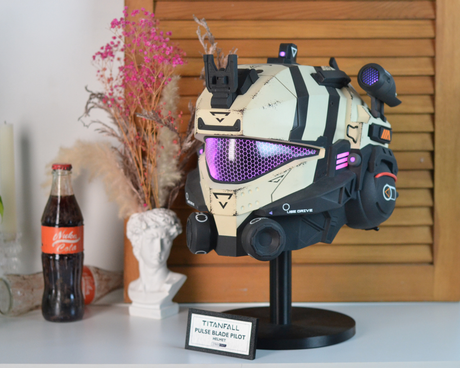Titanfall 2 Pulse Blade Pilot Helmet