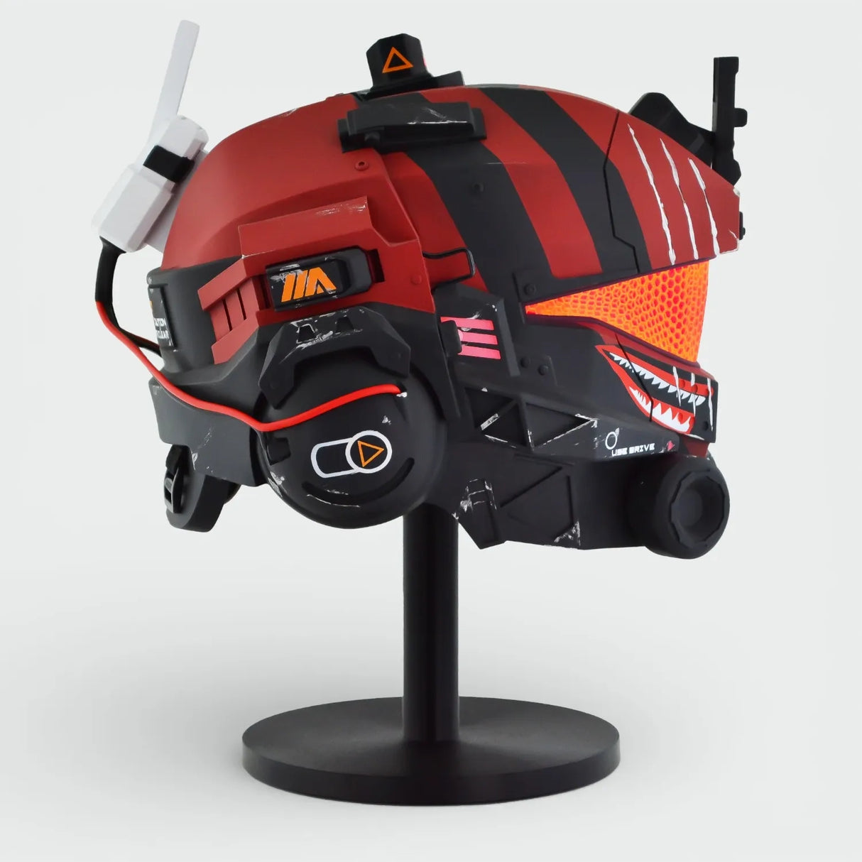 Titanfall 2 Pulse Blade Pilot Helmet - Shark Red