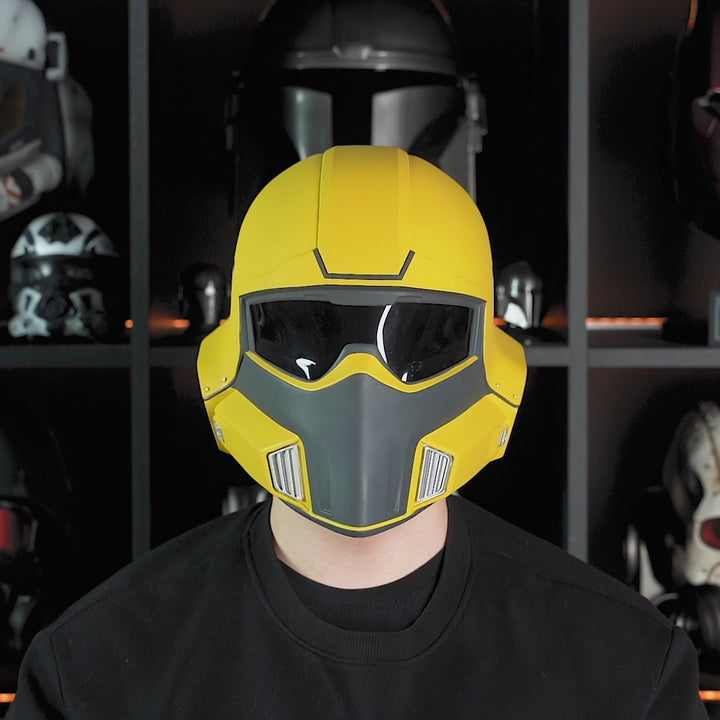 Helldivers 2 TR-40 Gold Eagle Helmet