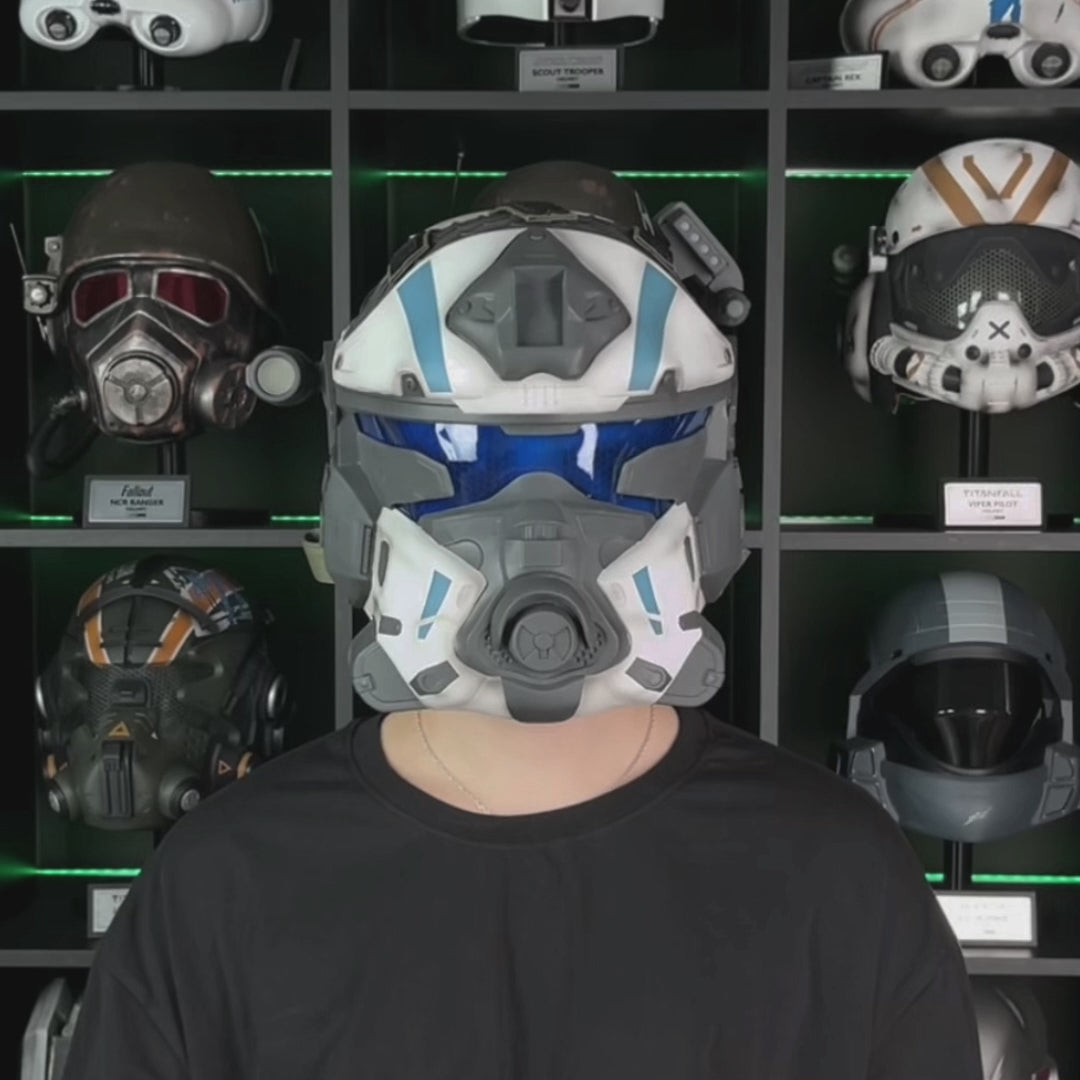 Titanfall 2 Grapple Pilot Helmet